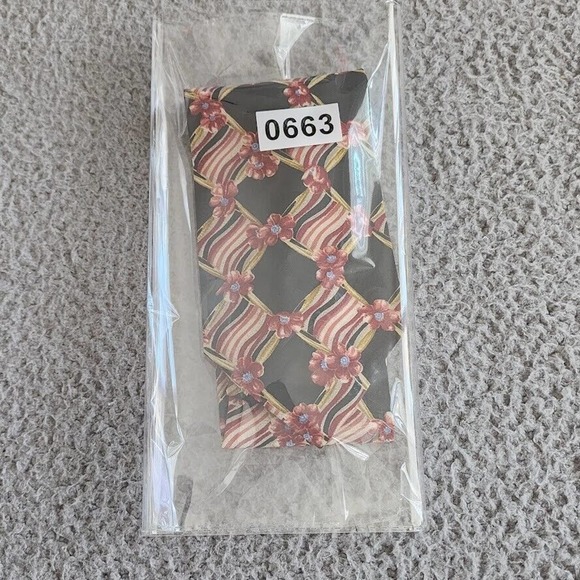 Hugo Boss Necktie Mens 56"L Black Floral Pattern Silk made in Italy Quiet Luxury - Picture 12 of 12